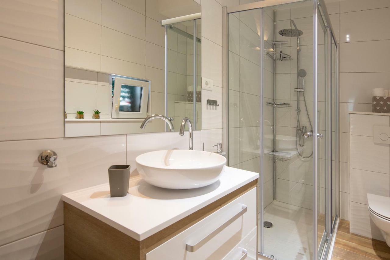 Apartman Pjero 3+2 Макарска Екстериор снимка
