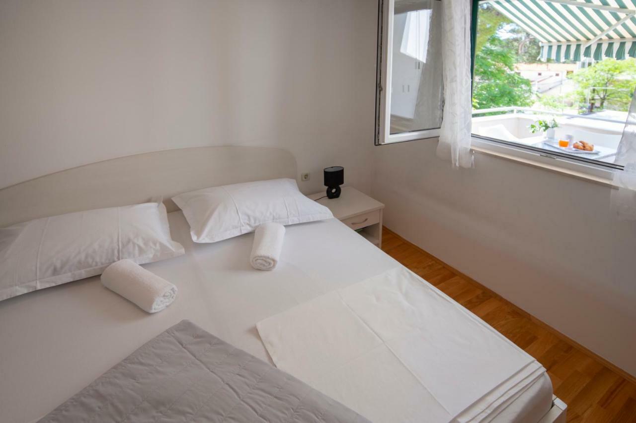 Apartman Pjero 3+2 Макарска Екстериор снимка