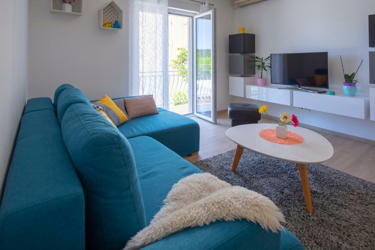 Apartman Pjero 3+2 Макарска Екстериор снимка
