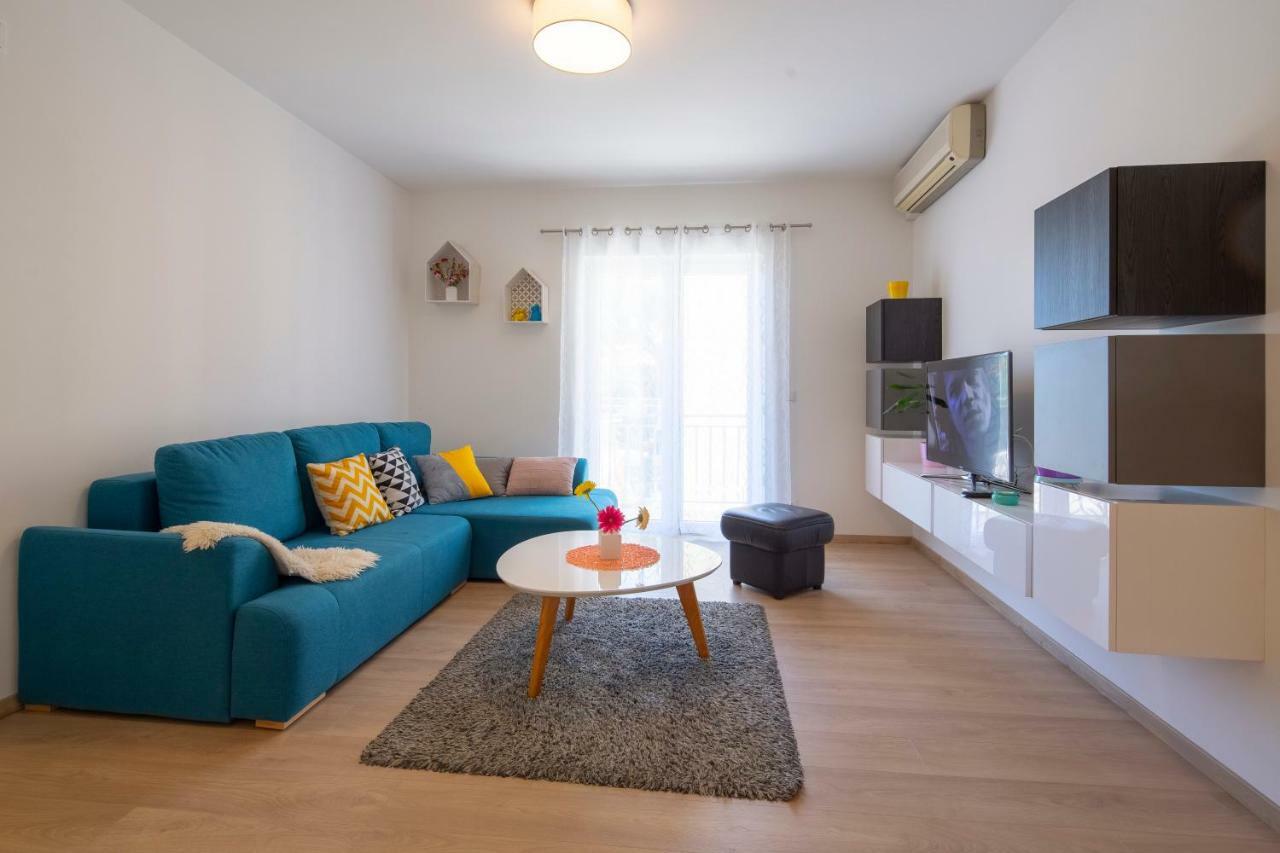 Apartman Pjero 3+2 Макарска Екстериор снимка